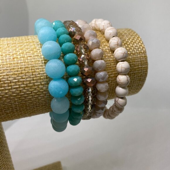 Bundle of stacking stretchy bracelets - Picture 5 of 14